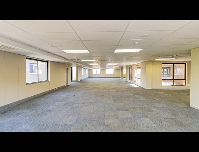1,575M² OFFICE TO LET IN PARKTOWN